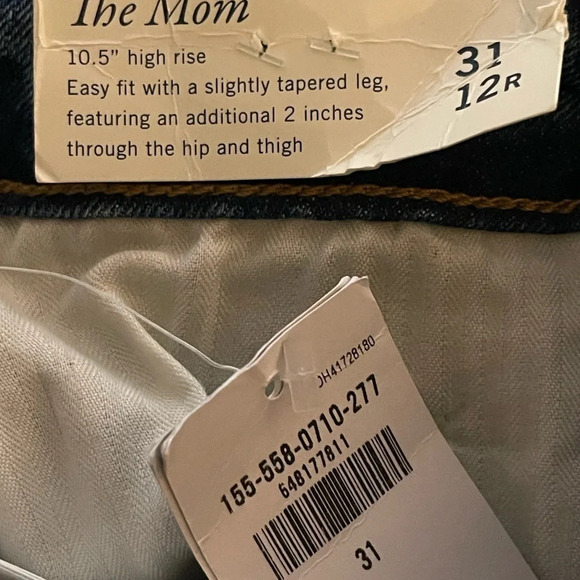 Abercrombie Curve Love High Rise Mom Jean, Size 31/12 Reg, NWT - Picture 16 of 16
